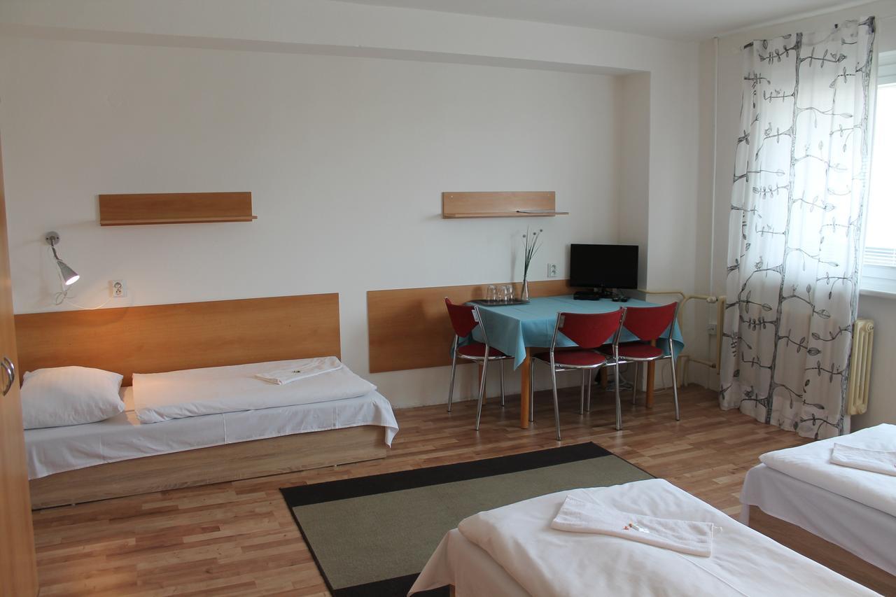 Hostel Turist Зволен Екстериор снимка