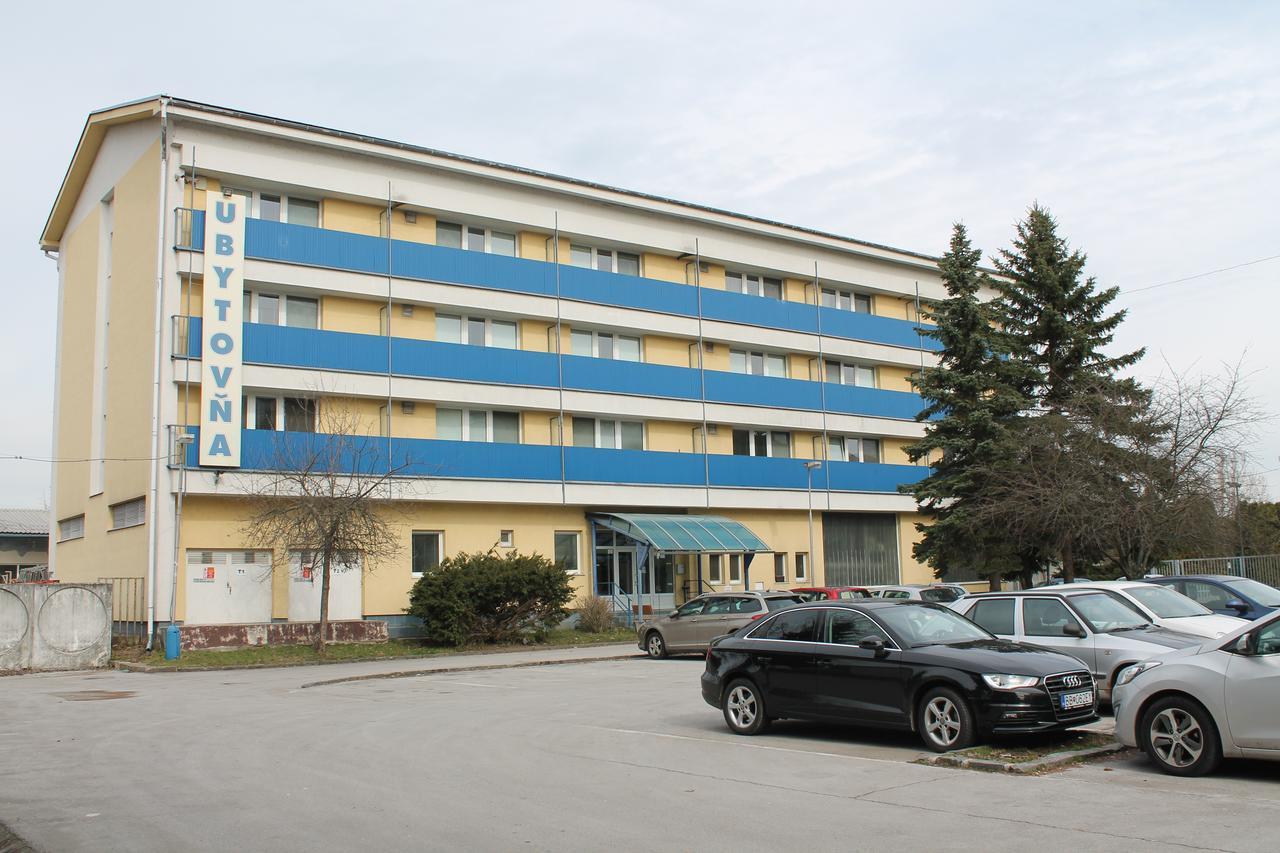 Hostel Turist Зволен Екстериор снимка